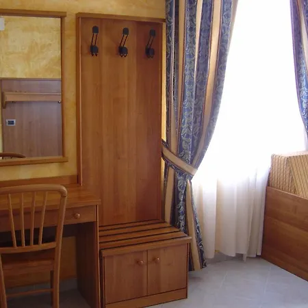 Mari 2 Hotel