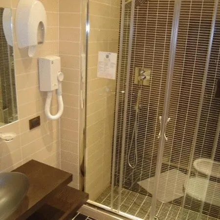 Hotel Mari 2 2*
